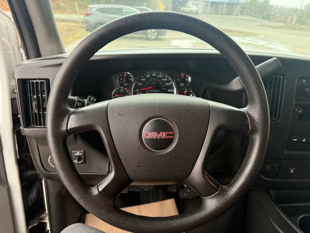 2013 GMC SAVANA CARGO 3500, Utility Van, Tow Package in Kentville, Nova Scotia - 9 - w1024h768px