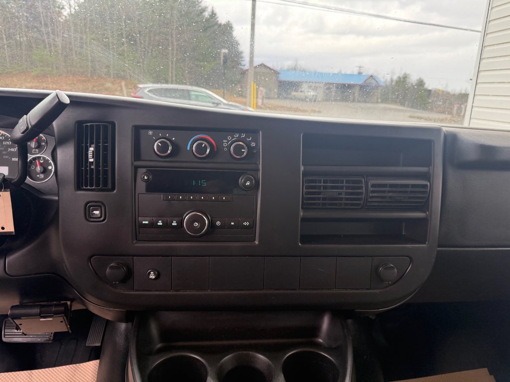 2013 GMC SAVANA CARGO 3500, Utility Van, Tow Package in Kentville, Nova Scotia - 11 - w1024h768px