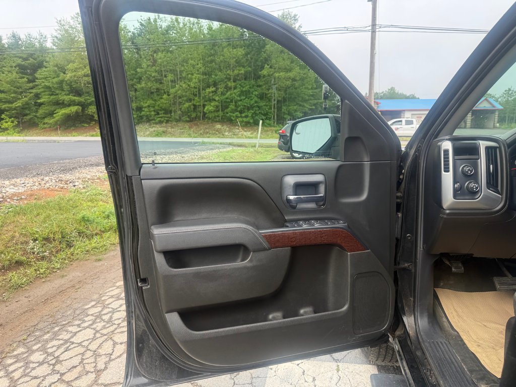2015 GMC SIERRA 1500 SLE, keyless entry, backup camera, Bluetooth in COLDBROOK, Nova Scotia - 7 - w1024h768px