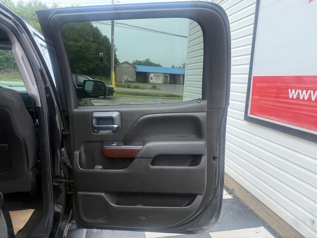 2015 GMC SIERRA 1500 SLE, keyless entry, backup camera, Bluetooth in COLDBROOK, Nova Scotia - 16 - w1024h768px