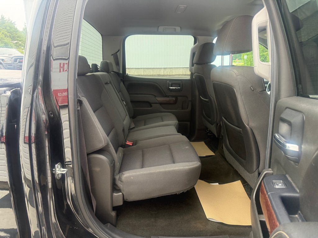2015 GMC SIERRA 1500 SLE, keyless entry, backup camera, Bluetooth in COLDBROOK, Nova Scotia - 17 - w1024h768px