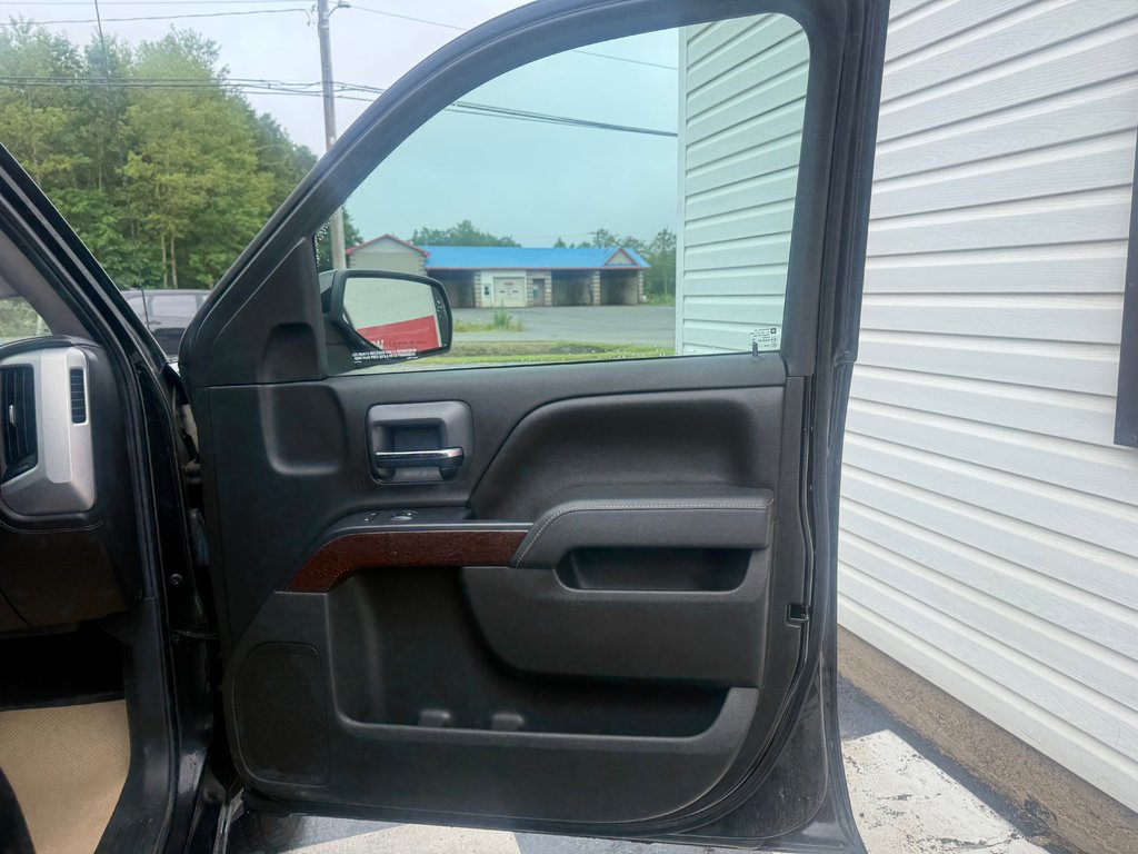 2015 GMC SIERRA 1500 SLE, keyless entry, backup camera, Bluetooth in COLDBROOK, Nova Scotia - 18 - w1024h768px