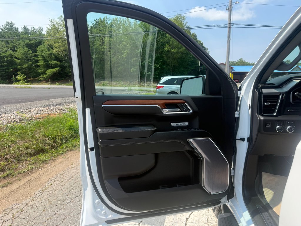 2023 GMC SIERRA K1500 Denali, keyless entry, Remote Start, Bluetooth in COLDBROOK, Nova Scotia - 7 - w1024h768px
