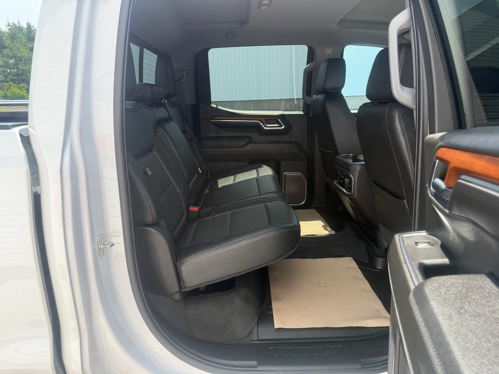 2023 GMC SIERRA K1500 Denali, keyless entry, Remote Start, Bluetooth in COLDBROOK, Nova Scotia - 17 - w1024h768px