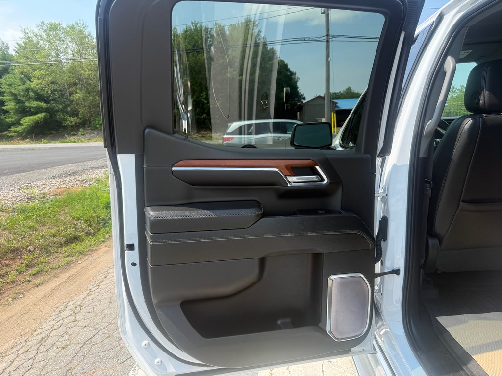 2023 GMC SIERRA K1500 Denali, keyless entry, Remote Start, Bluetooth in COLDBROOK, Nova Scotia - 13 - w1024h768px