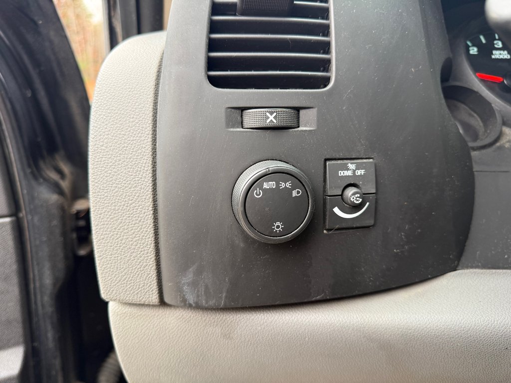 GMC SIERRA SL Nevada Edition, keyless entry, Split Bench Seat 2010 à COLDBROOK, Nouvelle-Écosse - 12 - w1024h768px