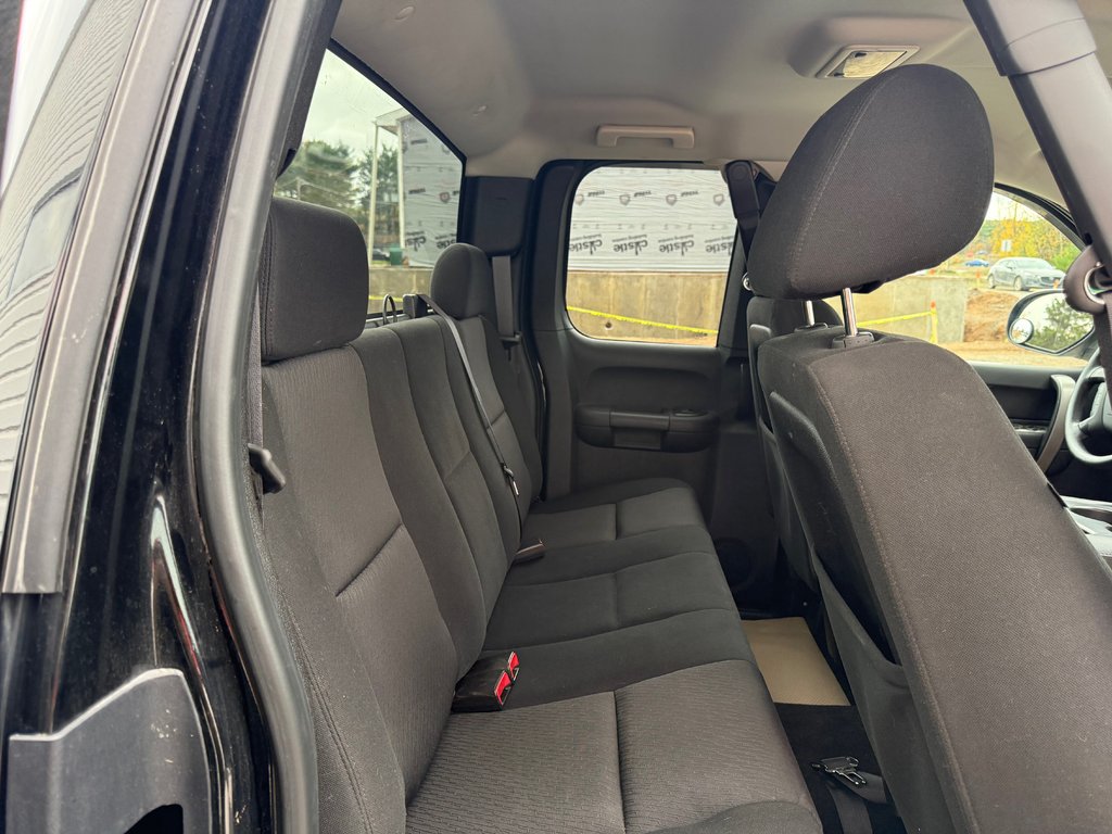2010 GMC SIERRA SL Nevada Edition, keyless entry, Split Bench Seat in COLDBROOK, Nova Scotia - 20 - w1024h768px