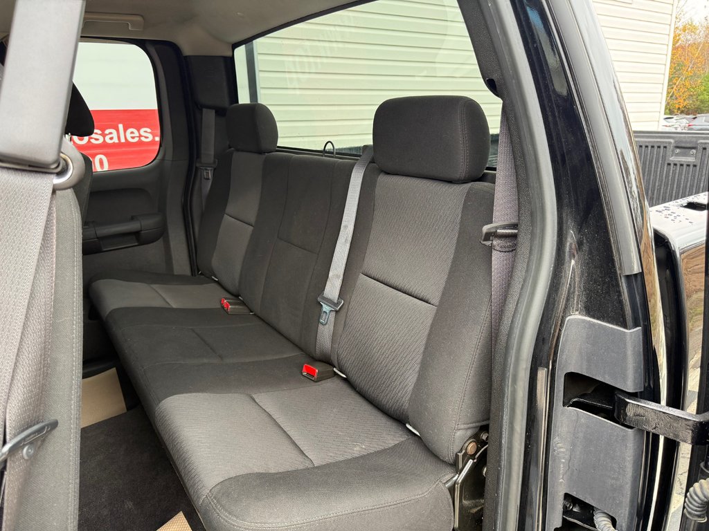 2010 GMC SIERRA SL Nevada Edition, keyless entry, Split Bench Seat in COLDBROOK, Nova Scotia - 17 - w1024h768px