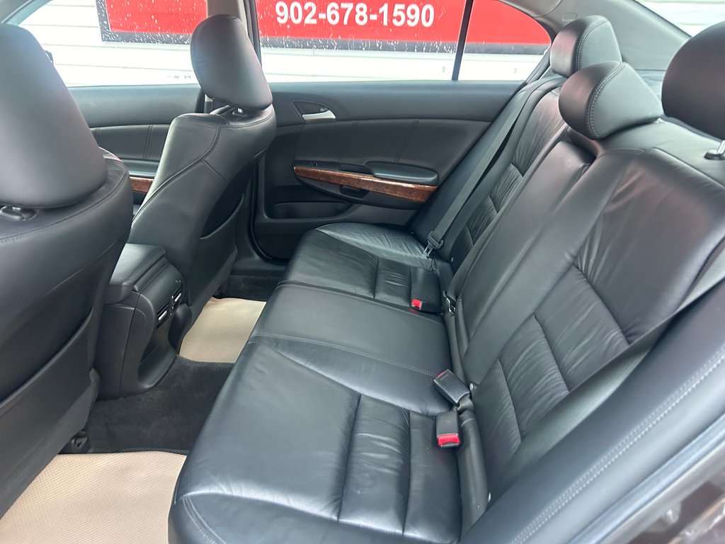 2012  Accord EX-L - Leather, Heated seats, Tow PKG, Alloy rims in Kentville, Nova Scotia - 17 - w1024h768px