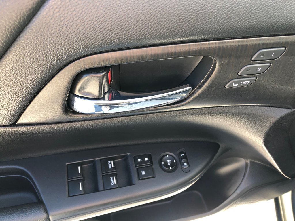 2015 Honda Accord EX-L - Reverse Camera, Power Seats, Sunroof in COLDBROOK, Nova Scotia - 8 - w1024h768px