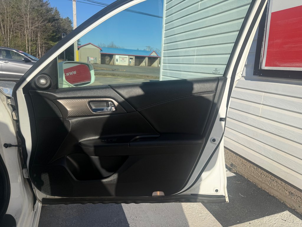 2016 Honda ACCORD Sport, keyless entry, Cruise control, Bluetooth in COLDBROOK, Nova Scotia - 19 - w1024h768px