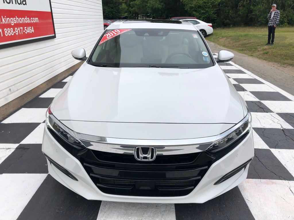 2019 Honda Accord Touring 2.0 - sunroof, power seats, reverse camera in COLDBROOK, Nova Scotia - 2 - w1024h768px