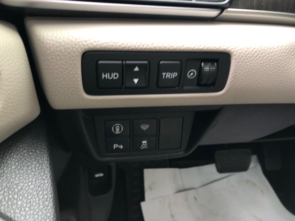 2019 Honda Accord Touring 2.0 - sunroof, power seats, reverse camera in COLDBROOK, Nova Scotia - 8 - w1024h768px