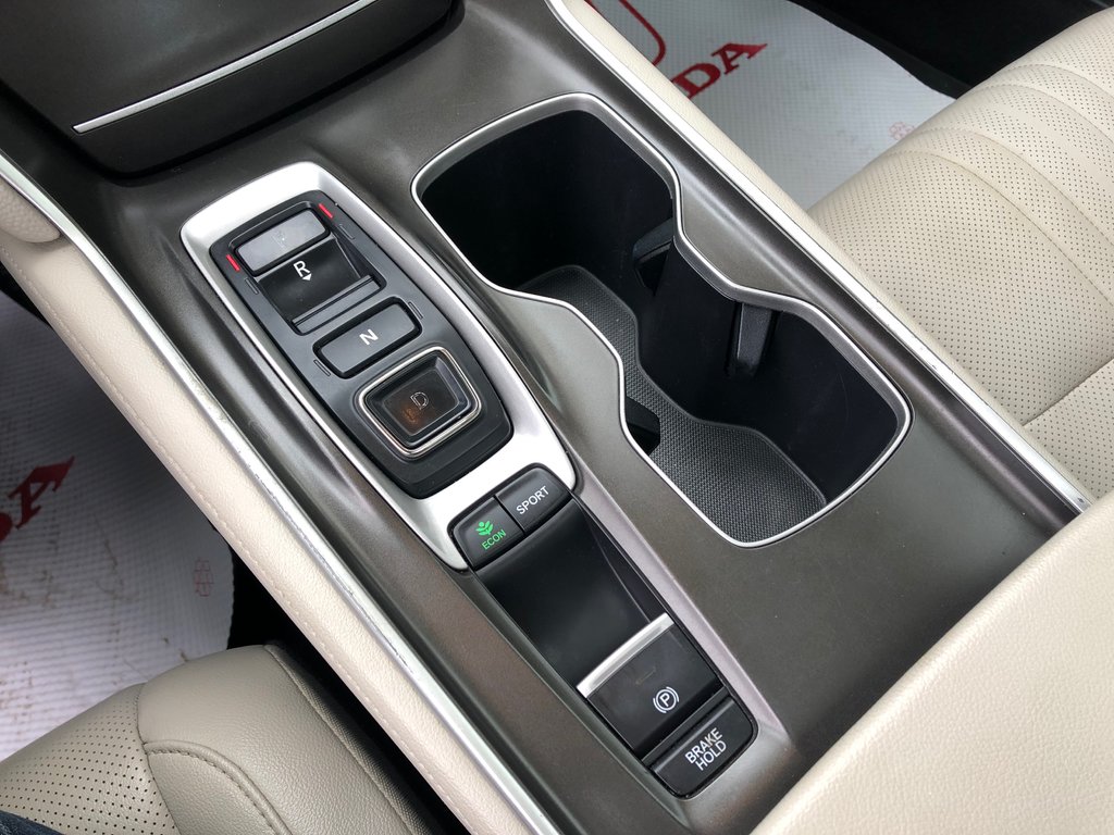 2019 Honda Accord Touring 2.0 - sunroof, power seats, reverse camera in COLDBROOK, Nova Scotia - 16 - w1024h768px