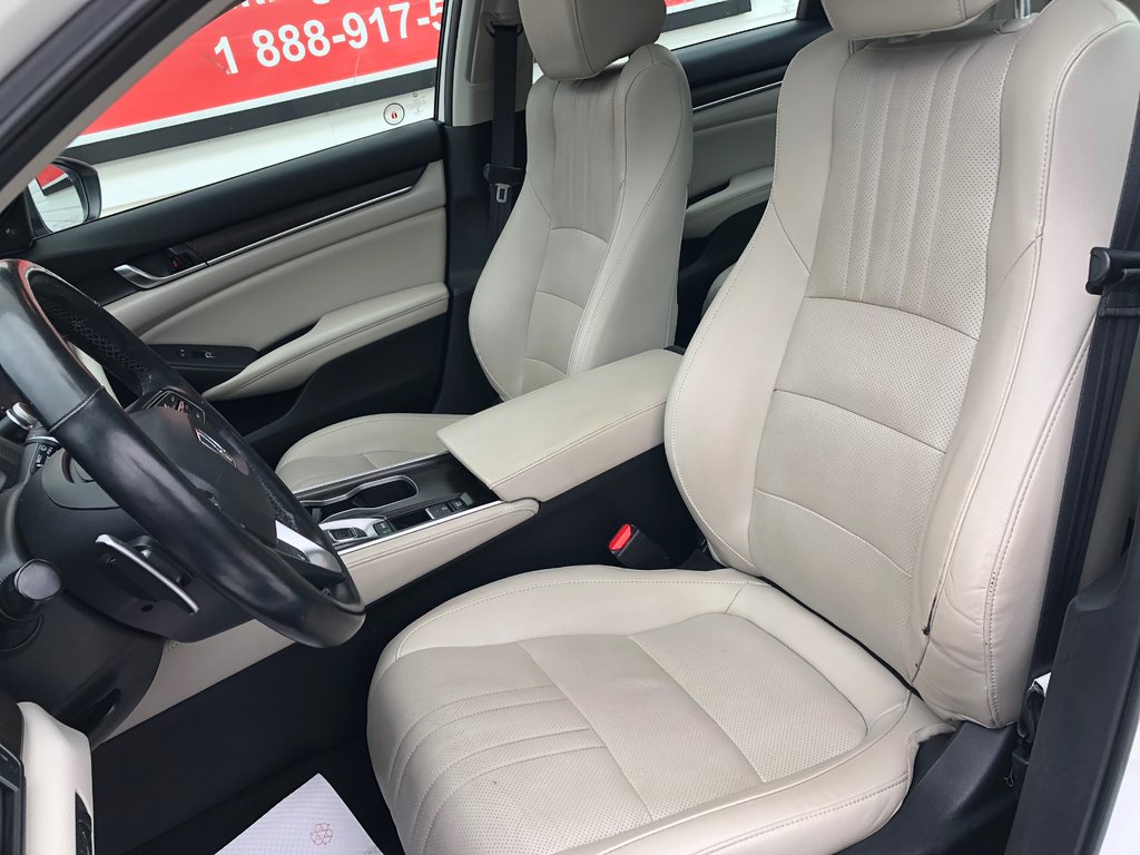 2019 Honda Accord Touring 2.0 - sunroof, power seats, reverse camera in COLDBROOK, Nova Scotia - 19 - w1024h768px