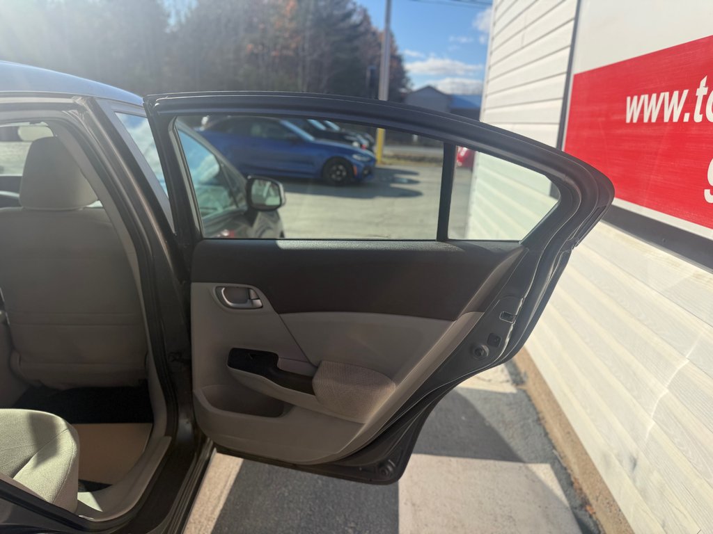 2012 Honda CIVIC COUPE LX, keyless entry, remote trunk open in COLDBROOK, Nova Scotia - 17 - w1024h768px