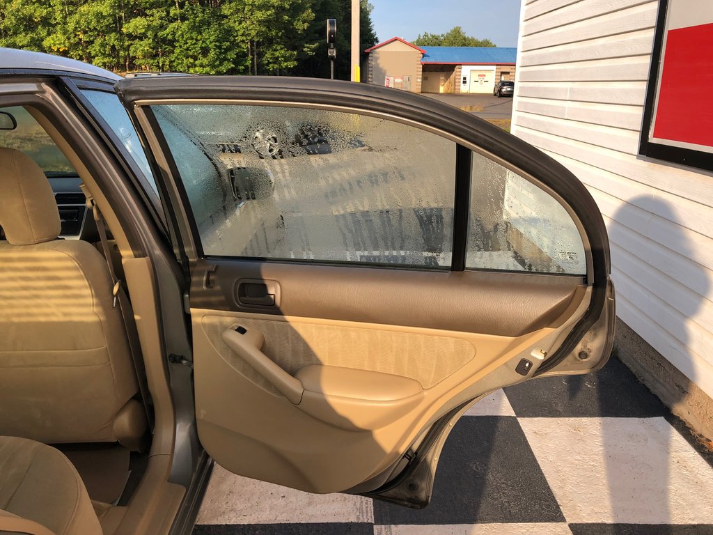 2003 Honda CIVIC LX LX - CD Player, Power Windows, AC in COLDBROOK, Nova Scotia - 16 - w1024h768px