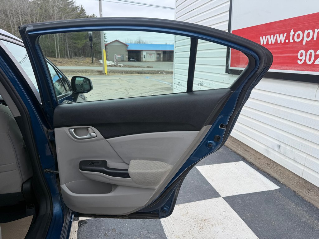 2013 Honda CIVIC LX LX in COLDBROOK, Nova Scotia - 16 - w1024h768px