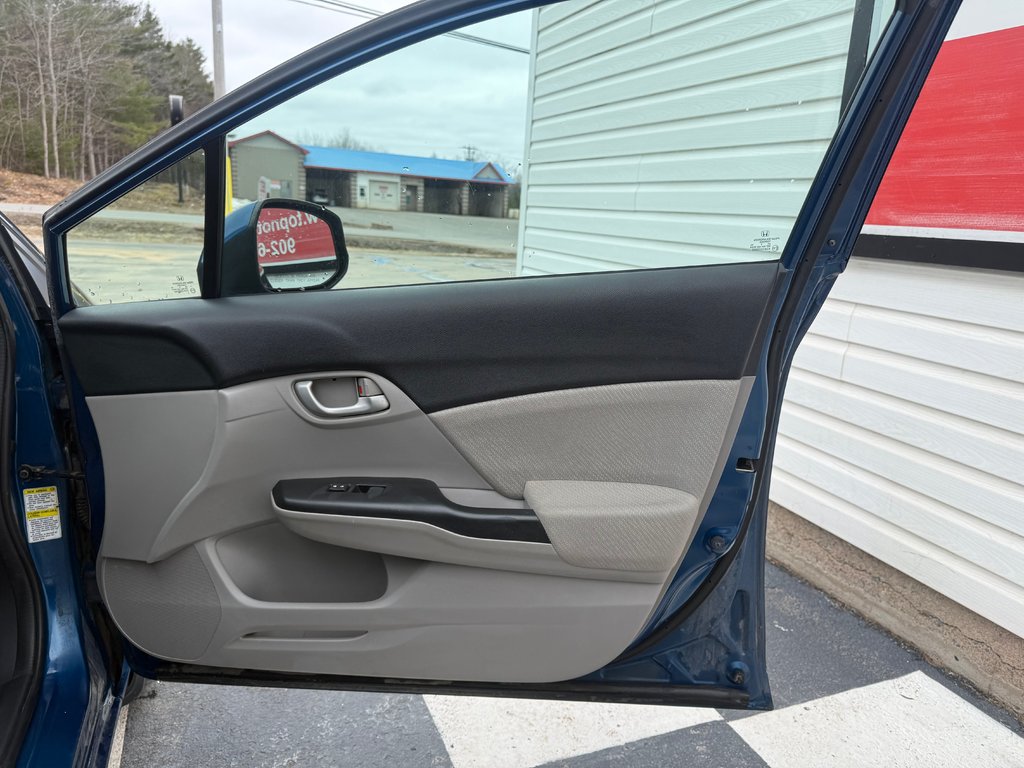2013 Honda CIVIC LX LX in COLDBROOK, Nova Scotia - 18 - w1024h768px