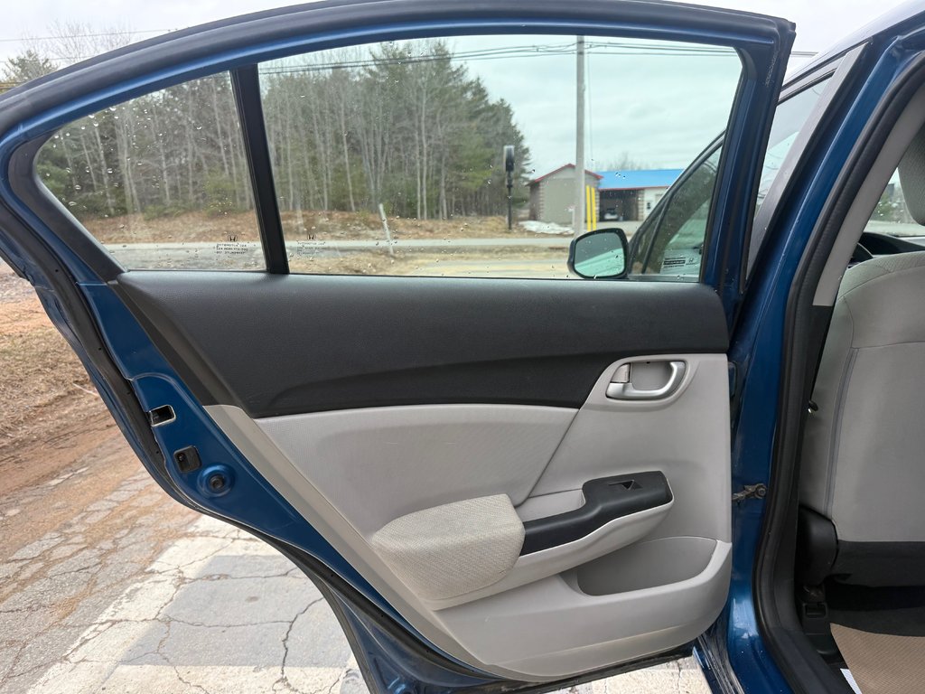 2013 Honda CIVIC LX LX in COLDBROOK, Nova Scotia - 13 - w1024h768px