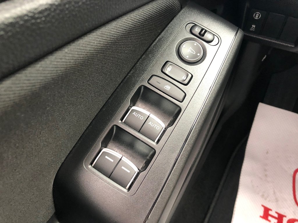 2022 Honda CIVIC LX LX - cruise control, hands free, reverse camera in COLDBROOK, Nova Scotia - 7 - w1024h768px