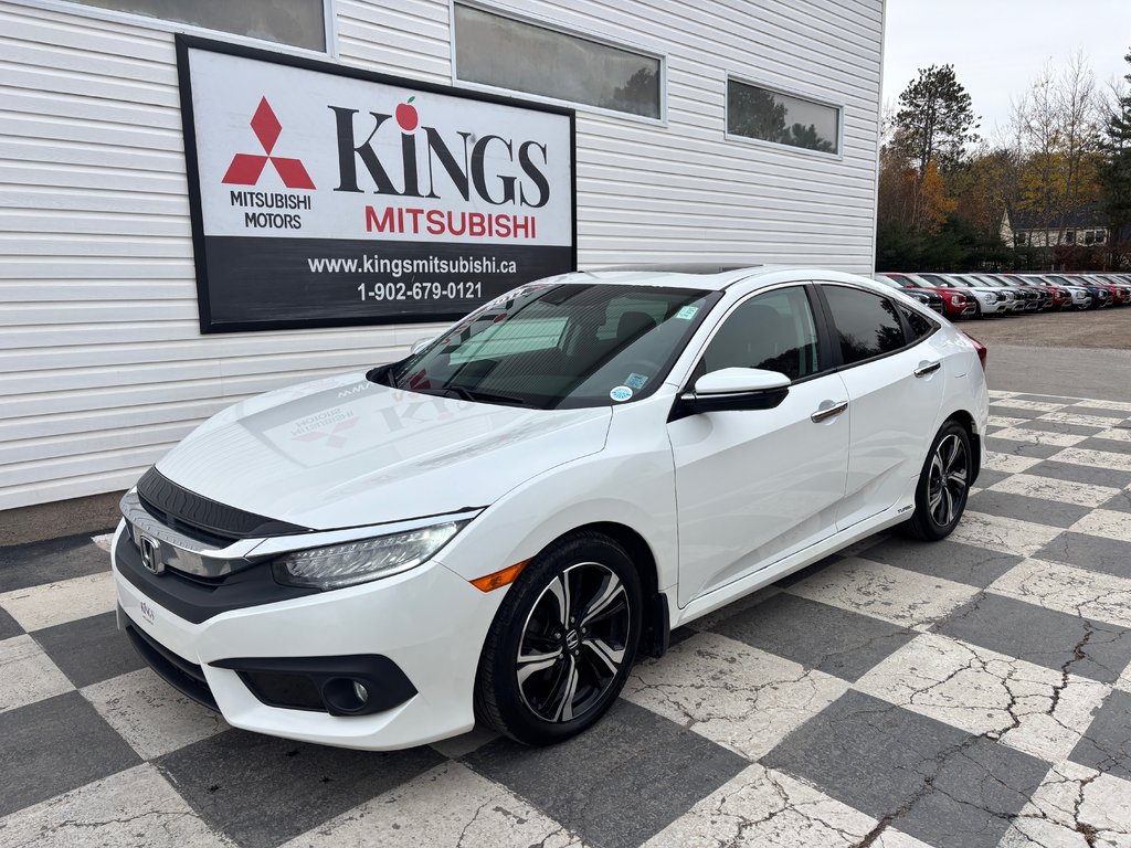 2017  Civic Sedan Touring - sunroof, reverse cam, dual climate zones in COLDBROOK, Nova Scotia - 1 - w1024h768px