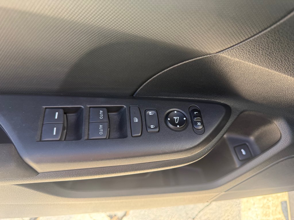 2021 Honda Civic Sedan LX, keyless entry, backup camera, Bluetooth in COLDBROOK, Nova Scotia - 8 - w1024h768px