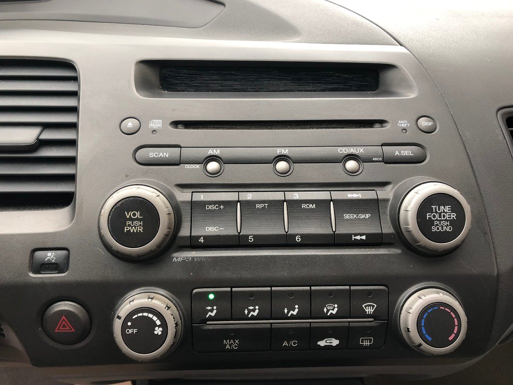 Honda Civic DX-G - 2Door, Cd Player, Power Windows 2006 à COLDBROOK, Nouvelle-Écosse - 12 - w1024h768px