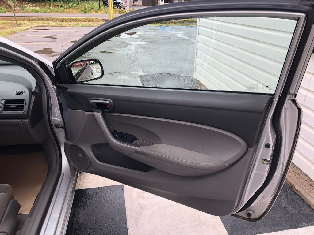 Honda Civic DX-G - 2Door, Cd Player, Power Windows 2006 à COLDBROOK, Nouvelle-Écosse - 19 - w1024h768px