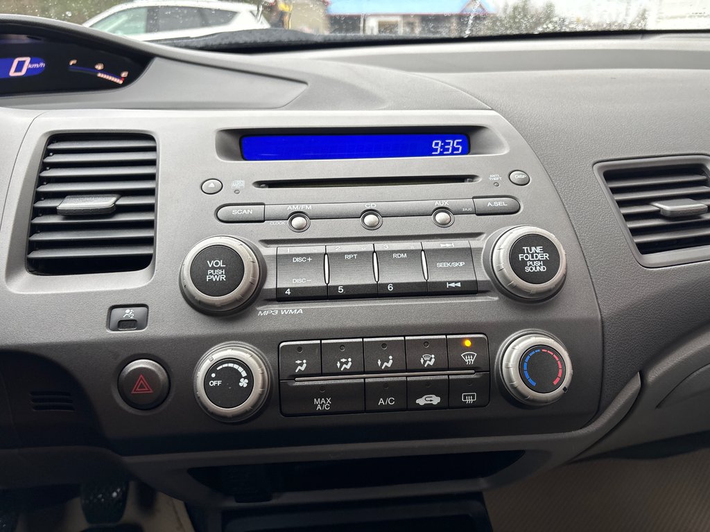 2008  Civic DX-G, 5sp M/T, cd player, FWD, aux, AM/FM radio in COLDBROOK, Nova Scotia - 10 - w1024h768px