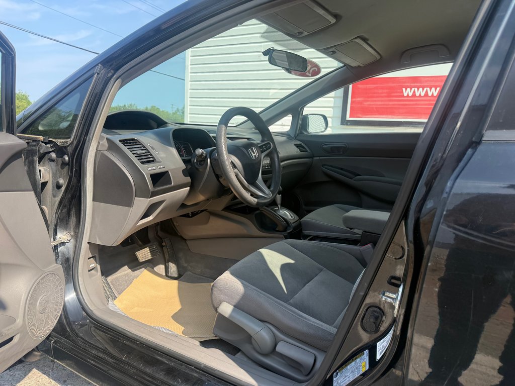 2010 Honda CIVIC DX-G, Keyless entry, MP3, Cruise control in COLDBROOK, Nova Scotia - 9 - w1024h768px