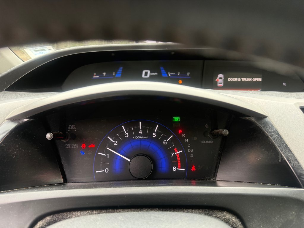 2012 Honda CIVIC LX, keyless entry, CRUISE CONTROL, Bluetooth in Kentville, Nova Scotia - 11 - w1024h768px