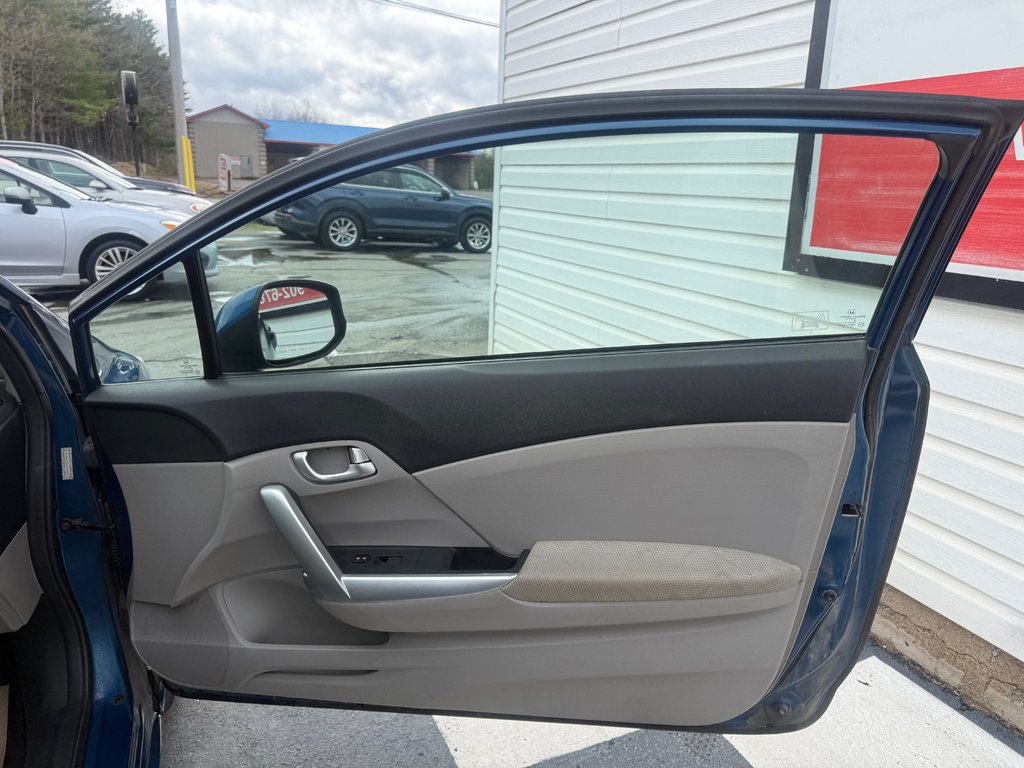 2012 Honda CIVIC LX, keyless entry, CRUISE CONTROL, Bluetooth in Kentville, Nova Scotia - 14 - w1024h768px