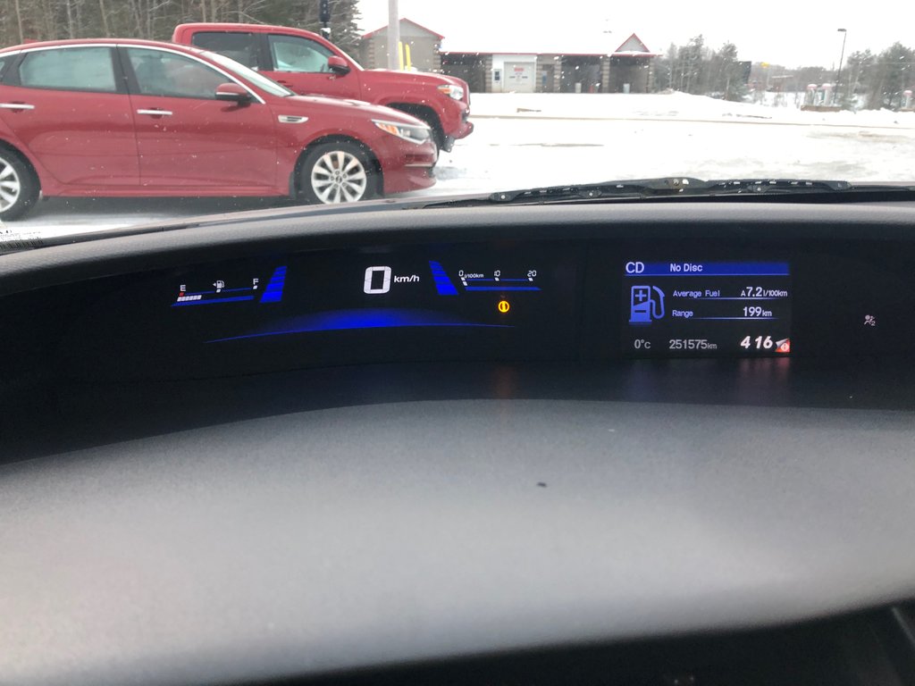 2013 Honda Civic LX - manual, cruise control, hands free, a/c in COLDBROOK, Nova Scotia - 11 - w1024h768px