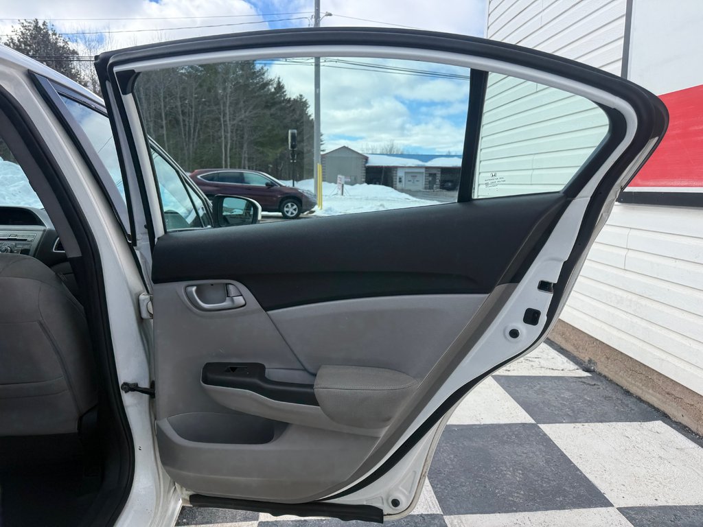 2015 Honda CIVIC LX, keyless entry, Cruise control, Bluetooth in COLDBROOK, Nova Scotia - 16 - w1024h768px