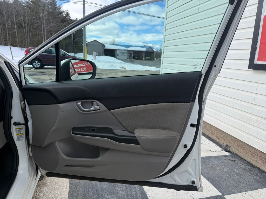 2015 Honda CIVIC LX, keyless entry, Cruise control, Bluetooth in COLDBROOK, Nova Scotia - 18 - w1024h768px