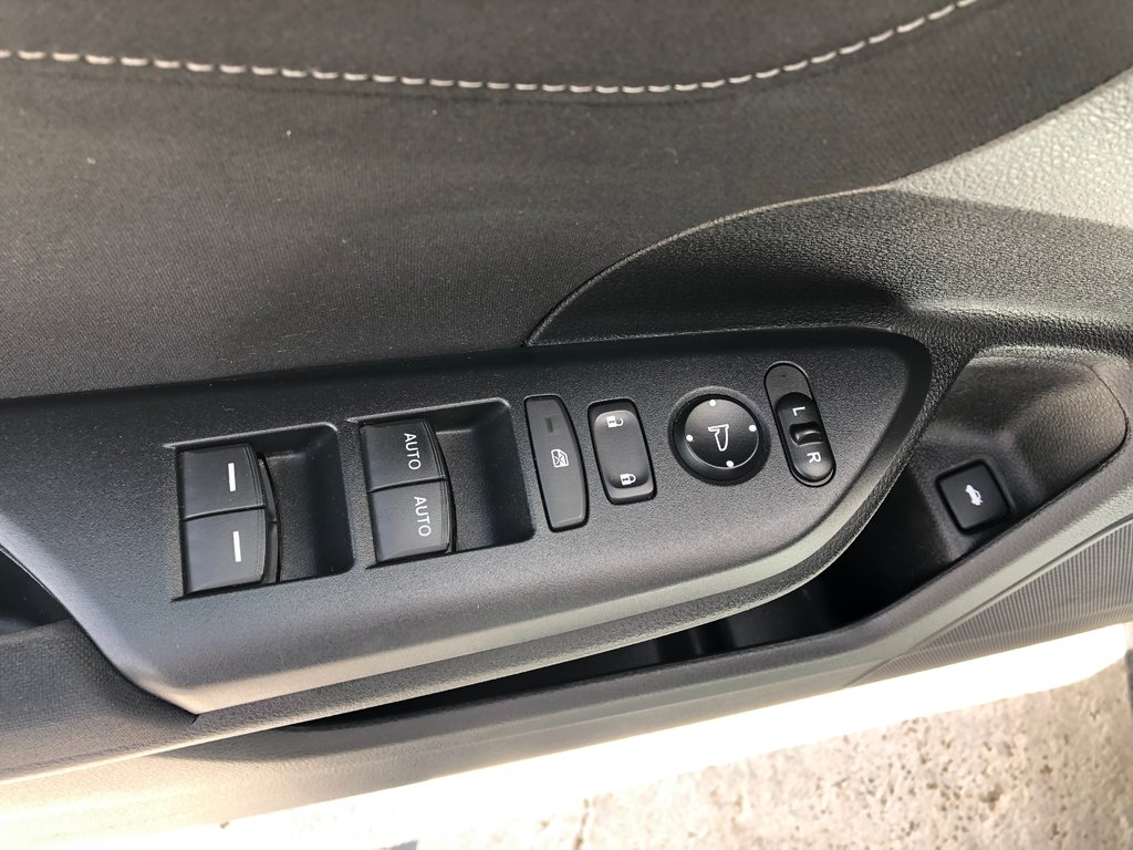 Honda Civic EX-T - Sunroof, Lane Assist, Push Start 2016 à COLDBROOK, Nouvelle-Écosse - 8 - w1024h768px