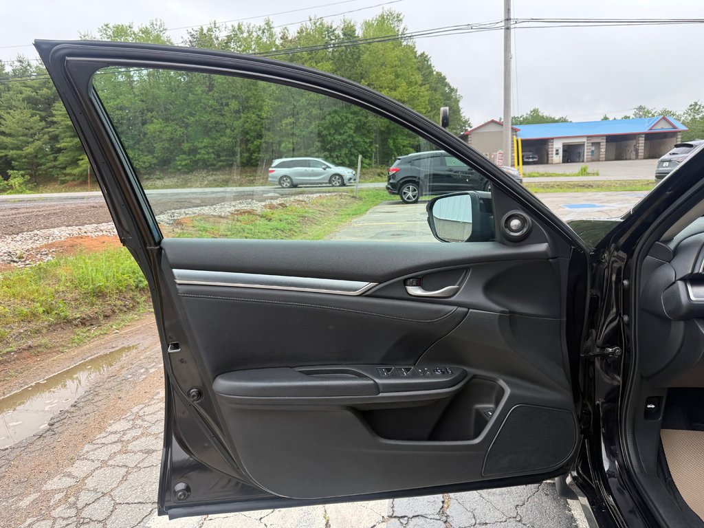 2016 Honda CIVIC Touring, keyless entry, backup camera, Bluetooth in Kentville, Nova Scotia - 7 - w1024h768px