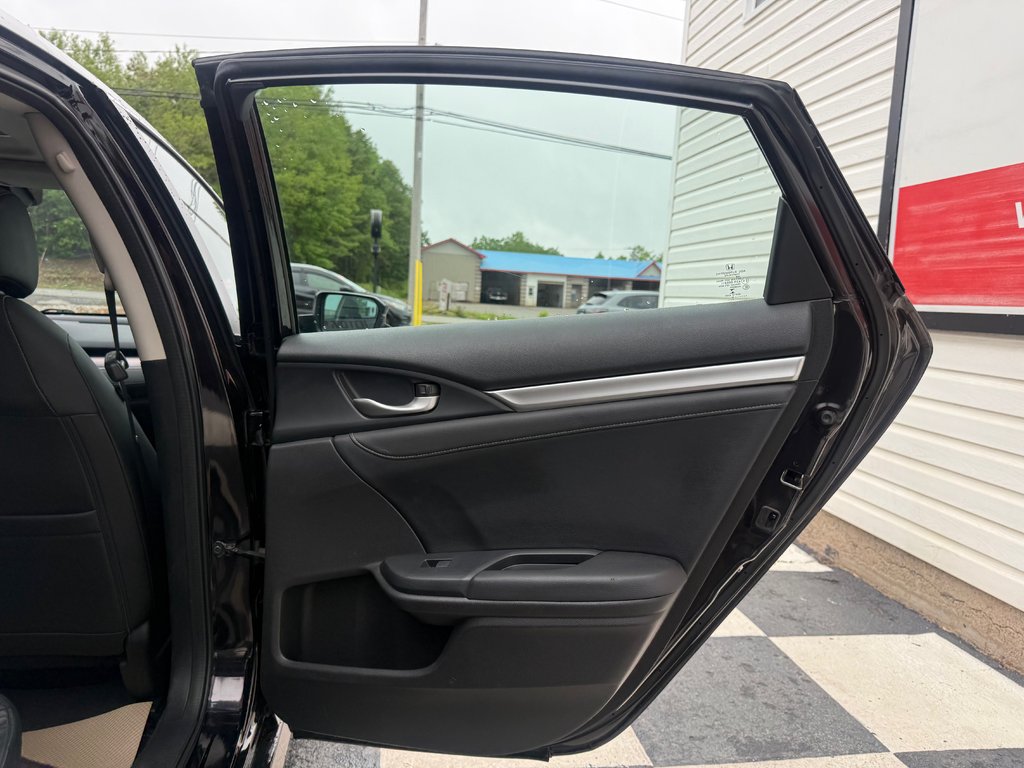 2016 Honda CIVIC Touring, keyless entry, backup camera, Bluetooth in Kentville, Nova Scotia - 17 - w1024h768px