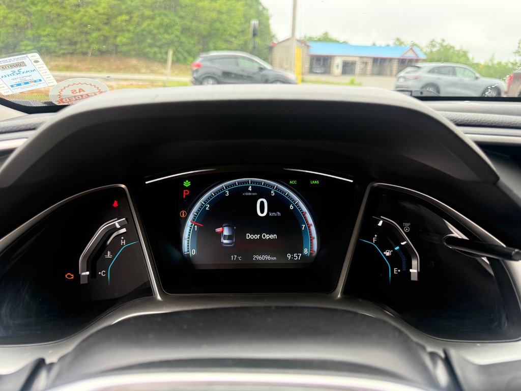 2016 Honda CIVIC Touring, keyless entry, backup camera, Bluetooth in Kentville, Nova Scotia - 11 - w1024h768px