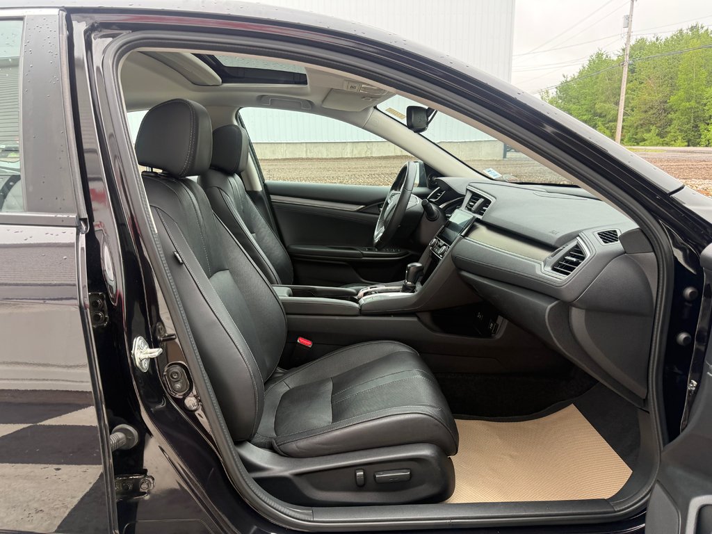 2016 Honda CIVIC Touring, keyless entry, backup camera, Bluetooth in Kentville, Nova Scotia - 20 - w1024h768px