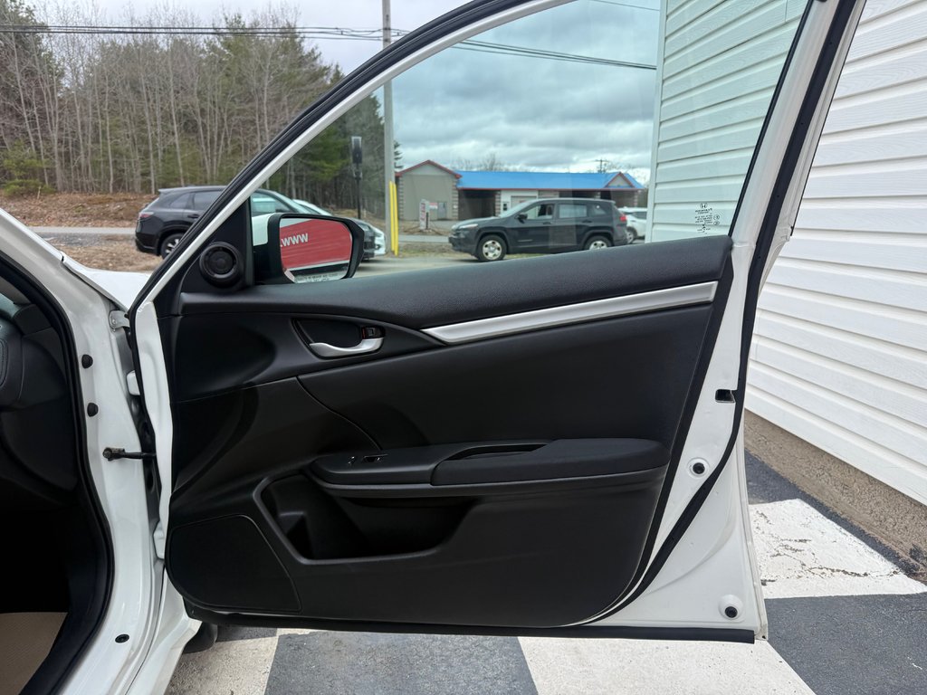 2017 Honda CIVIC LX, keyless entry, backup camera, Bluetooth in COLDBROOK, Nova Scotia - 18 - w1024h768px