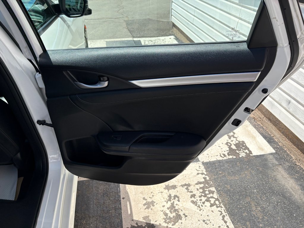 2018 Honda Civic Touring - sunroof, power seats, reverse camera in COLDBROOK, Nova Scotia - 24 - w1024h768px