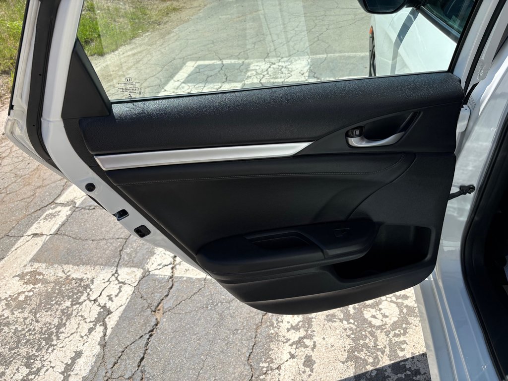 2018 Honda Civic Touring - sunroof, power seats, reverse camera in COLDBROOK, Nova Scotia - 21 - w1024h768px