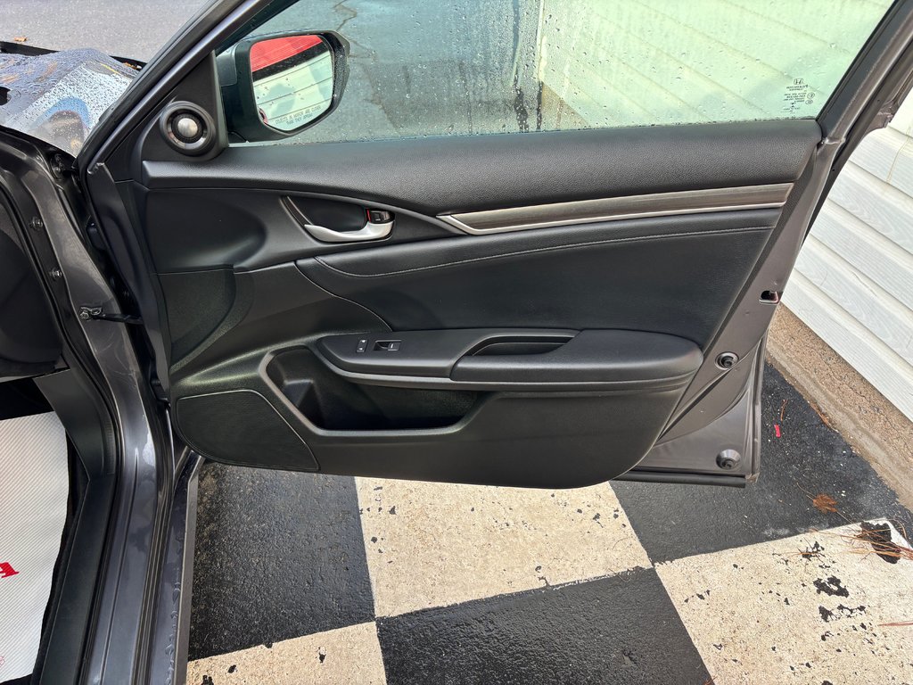 2021  Civic Touring - sunroof, blind spot & reverse cameras in COLDBROOK, Nova Scotia - 25 - w1024h768px