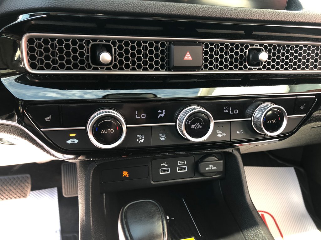 2022 Honda Civic Touring - hands free, cruise control, power seats in COLDBROOK, Nova Scotia - 13 - w1024h768px