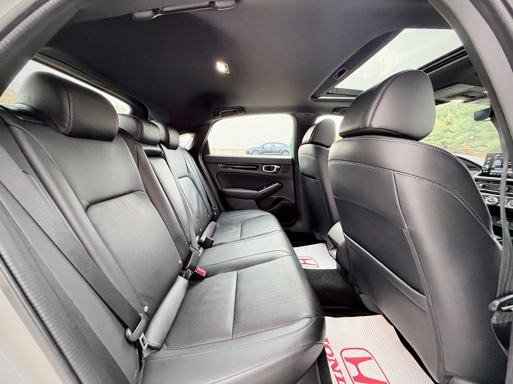 2022 Honda CIVIC Sport Touring | Power Seats, Sunroof, CarPlay in COLDBROOK, Nova Scotia - 25 - w1024h768px