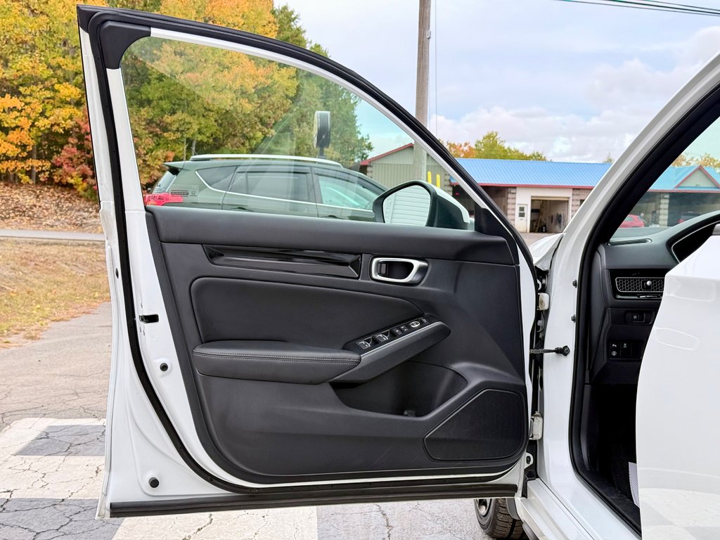 2022 Honda CIVIC Sport Touring | Power Seats, Sunroof, CarPlay in COLDBROOK, Nova Scotia - 7 - w1024h768px