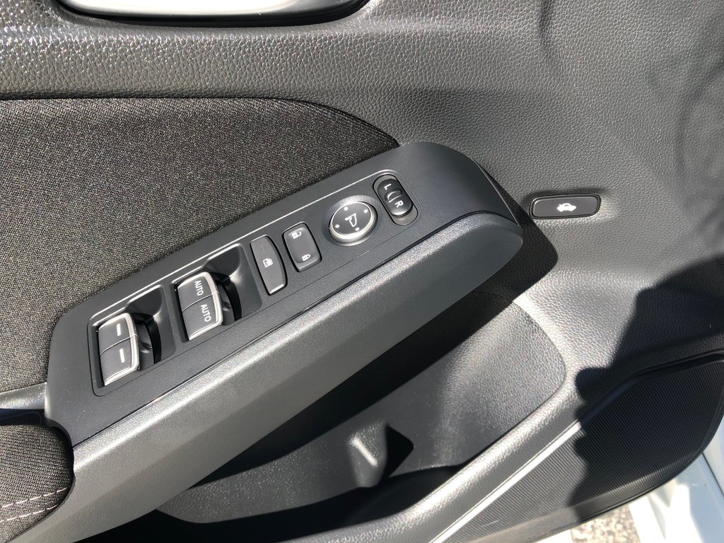 Honda Civic Sport - Reverse Camera, Carplay, Heated Seats 2023 à COLDBROOK, Nouvelle-Écosse - 8 - w1024h768px