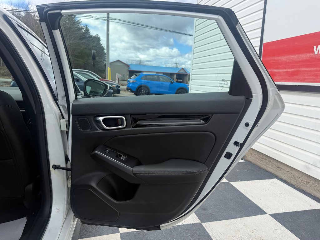 2023 Honda CIVIC Sport Touring, keyless entry, backup camera, Bluet in COLDBROOK, Nova Scotia - 18 - w1024h768px